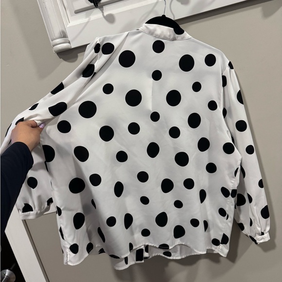 ELOQUII Size 22 Black and White Polka Dot Tie Neck Blouse - Picture 9 of 9